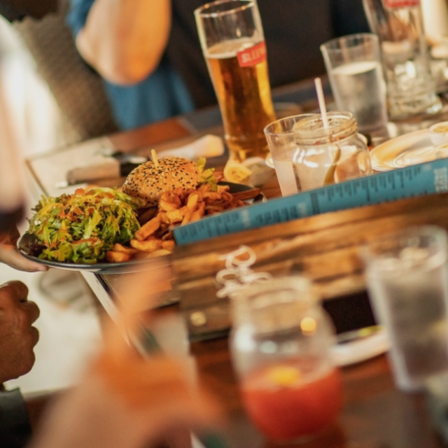 Rock Café - <strong>Error:</strong> Undefined index: cat_name<br><strong>Line:</strong> 286<br><strong>File:</strong> tpl-listing.php<br> - 